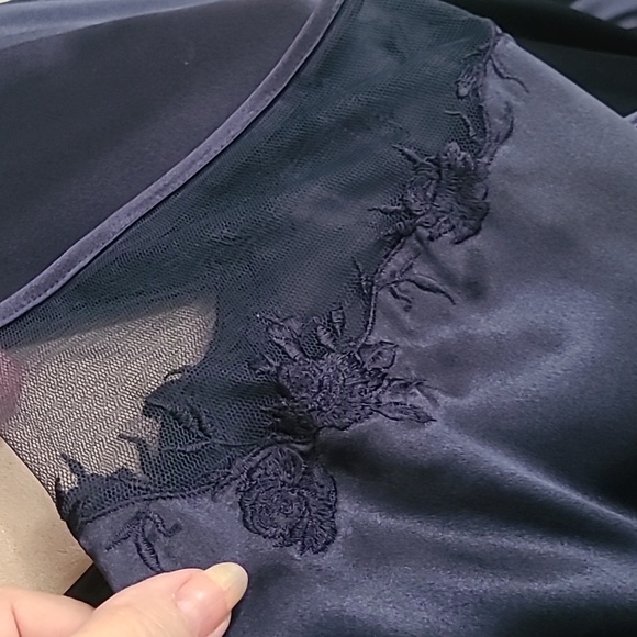 Jaclyn Smith Short Robe - Picture 3 of 5